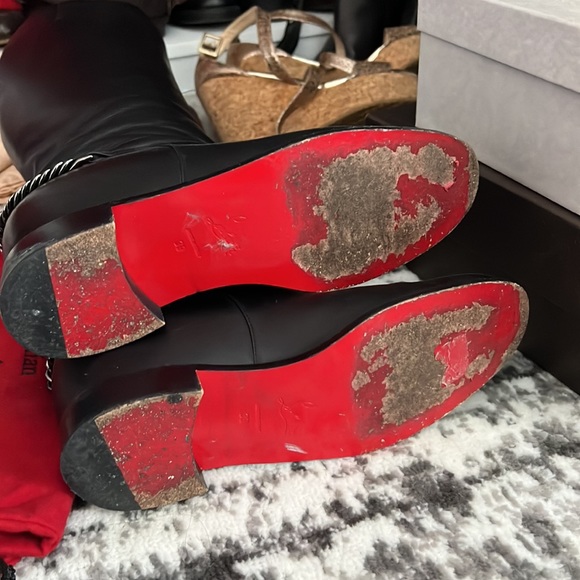 Christian Louboutin size 39 Black Cate Chain-Trimmed Leather Riding Boots - Picture 4 of 6